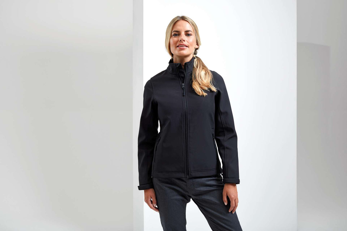 WOMEN’S WINDCHECKER® PRINTABLE & RECYCLED SOFTSHELL JACKET