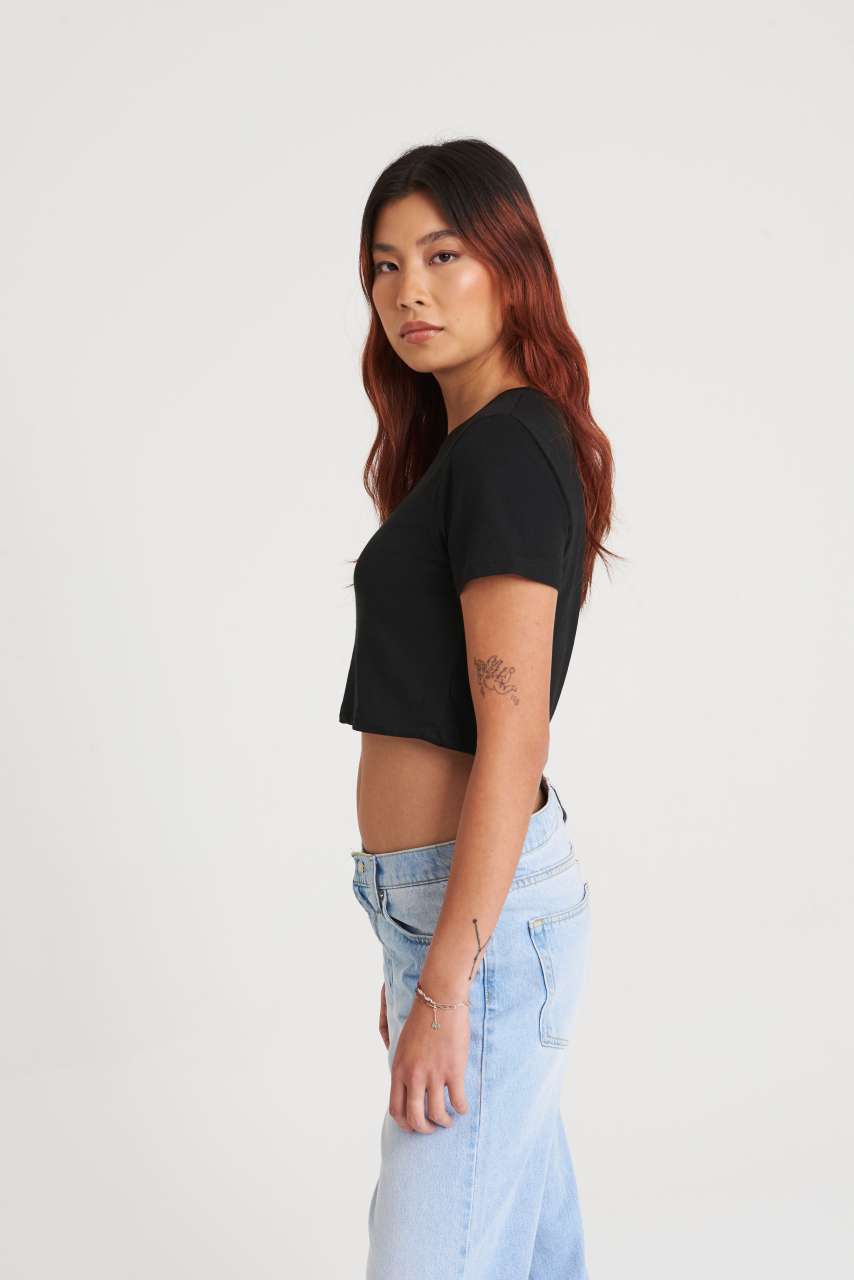 WOMEN'S TRI-BLEND CROPPED T