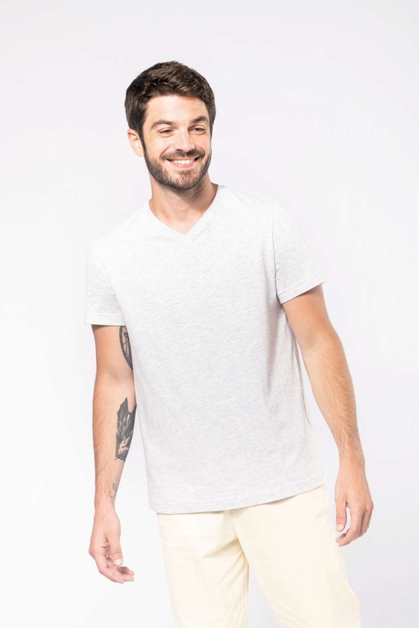 MEN'S SHORT-SLEEVED V-NECK T-SHIRT