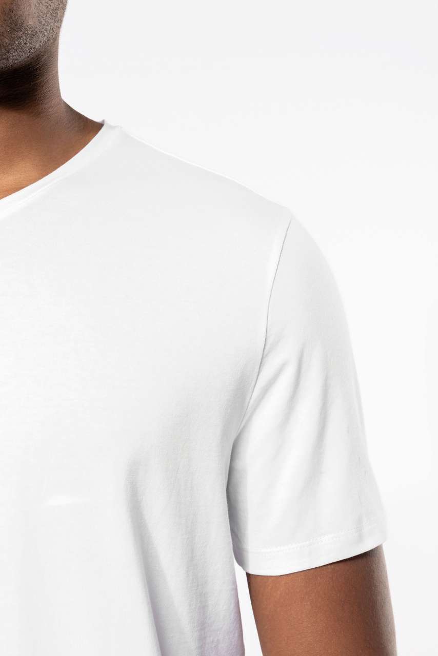 MEN'S SHORT-SLEEVED V-NECK T-SHIRT