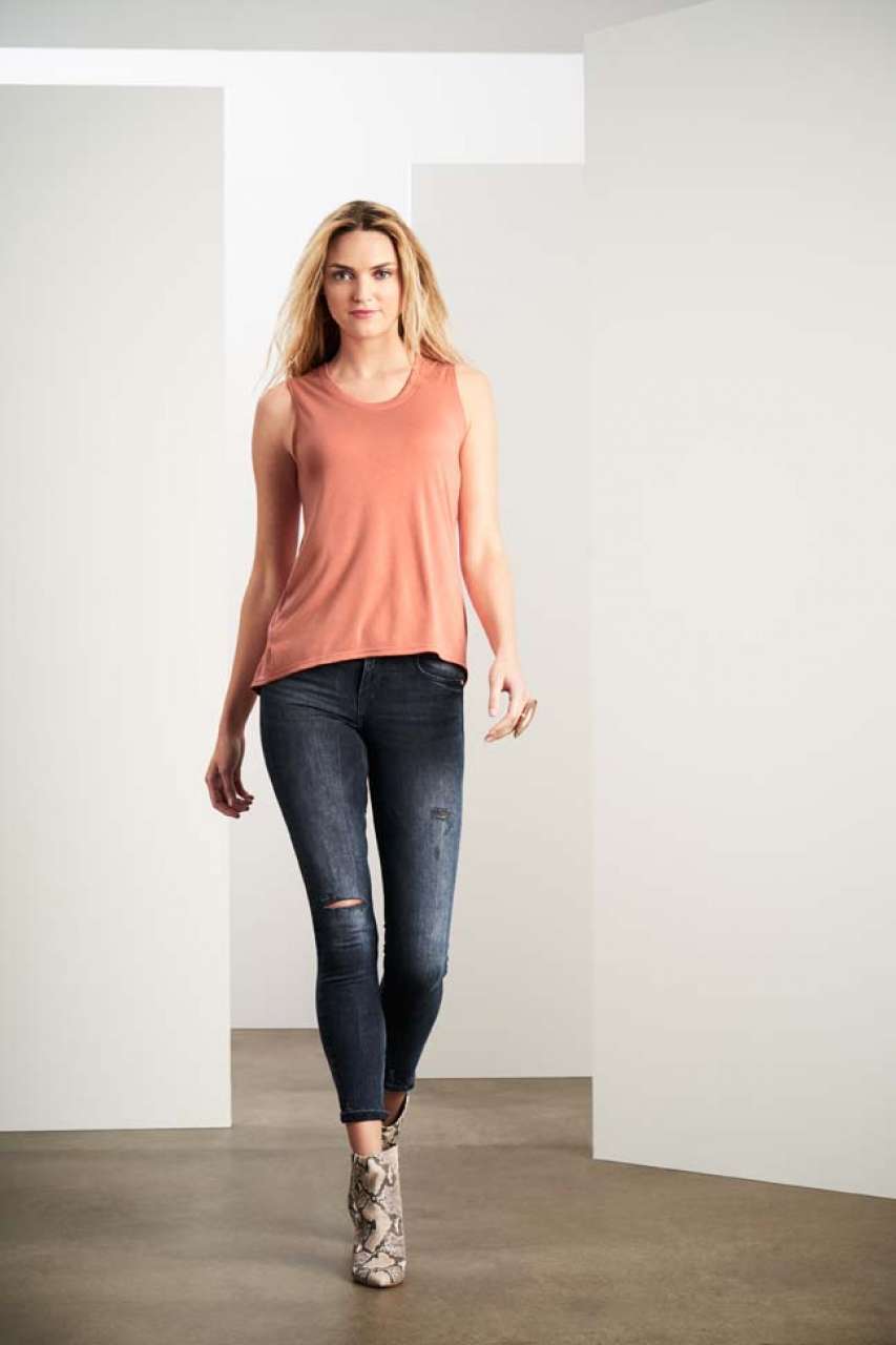 WOMEN'S FREEDOM SLEEVELESS TEE