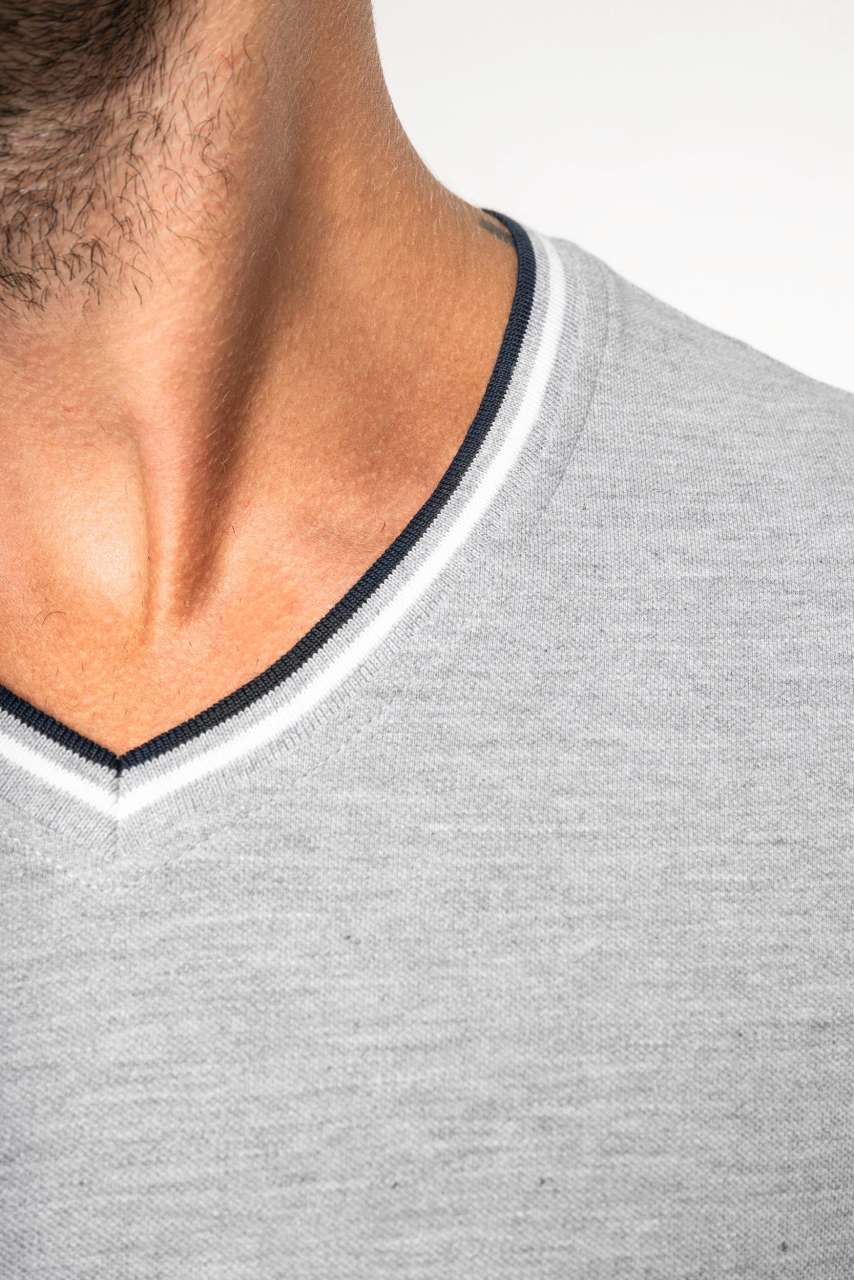 MEN'S PIQUÉ KNIT V-NECK T-SHIRT