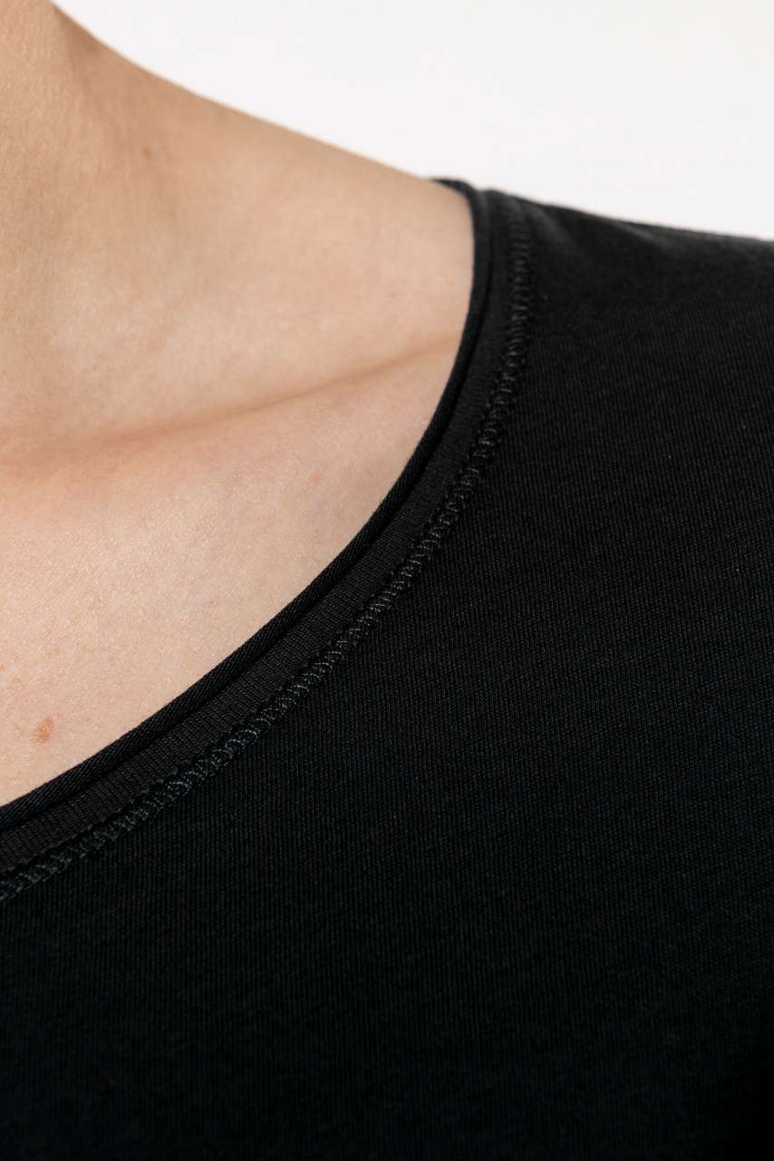 LADIES' SHORT-SLEEVED ORGANIC T-SHIRT WITH RAW EDGE NECKLINE