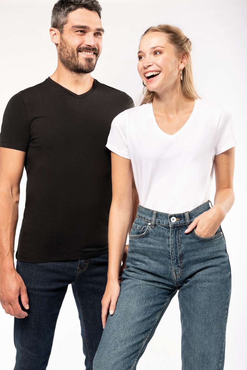 MEN'S SHORT-SLEEVED V-NECK T-SHIRT