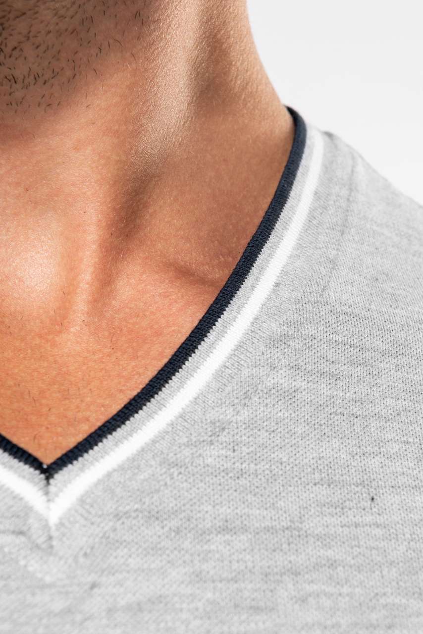 MEN'S PIQUÉ KNIT V-NECK T-SHIRT