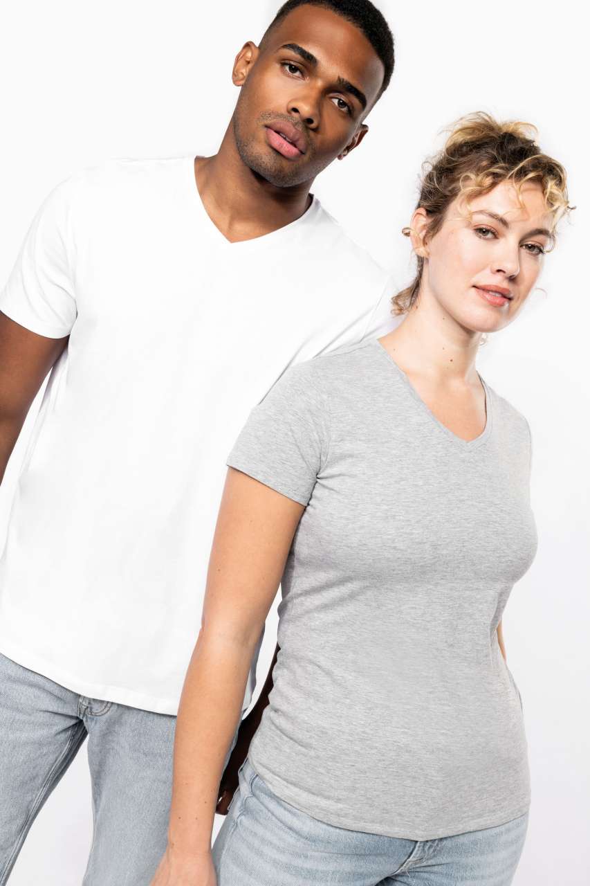 MEN'S SHORT-SLEEVED V-NECK T-SHIRT