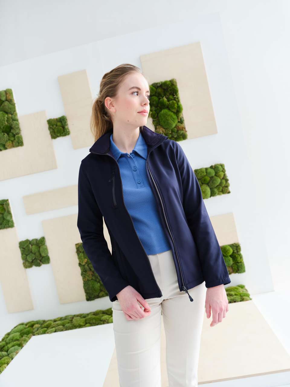 WOMEN'S HONESTLY MADE RECYCLED PRINTABLE SOFTSHELL JACKET