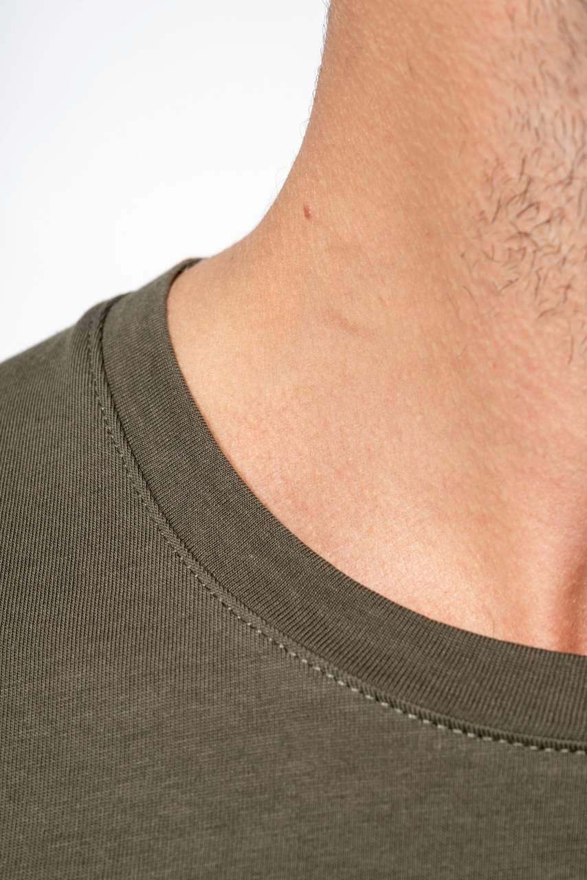 SHORT-SLEEVED CREW NECK T-SHIRT