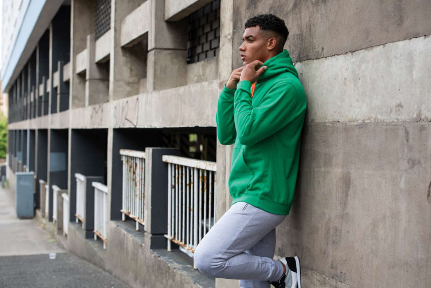 SWEAT À CAPUCHE SUPER LUMINEUX