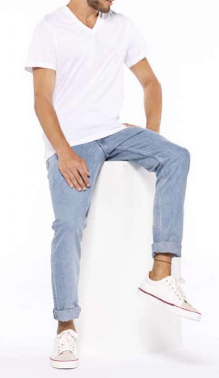 MEN'S SHORT-SLEEVED V-NECK T-SHIRT