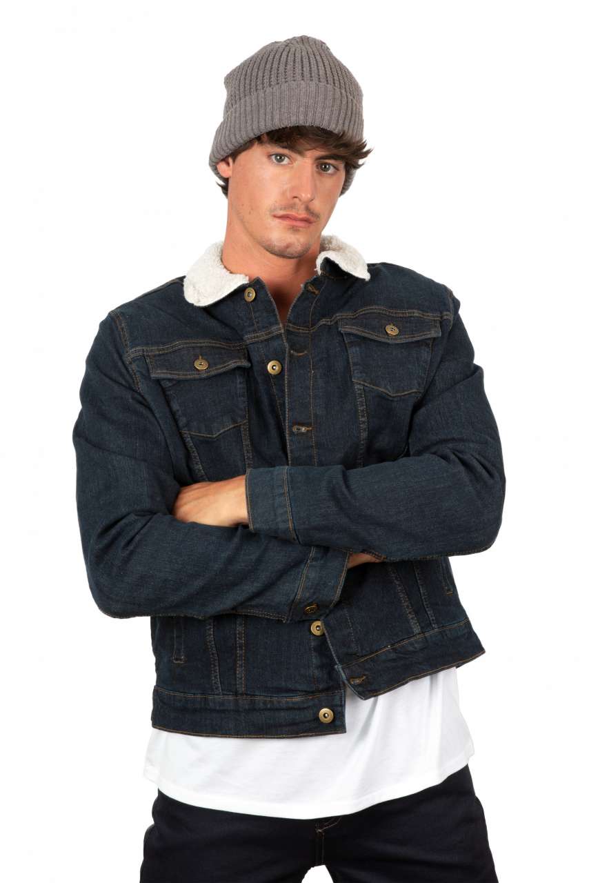 KNITTED BEANIE WITH RECYCLED YARN