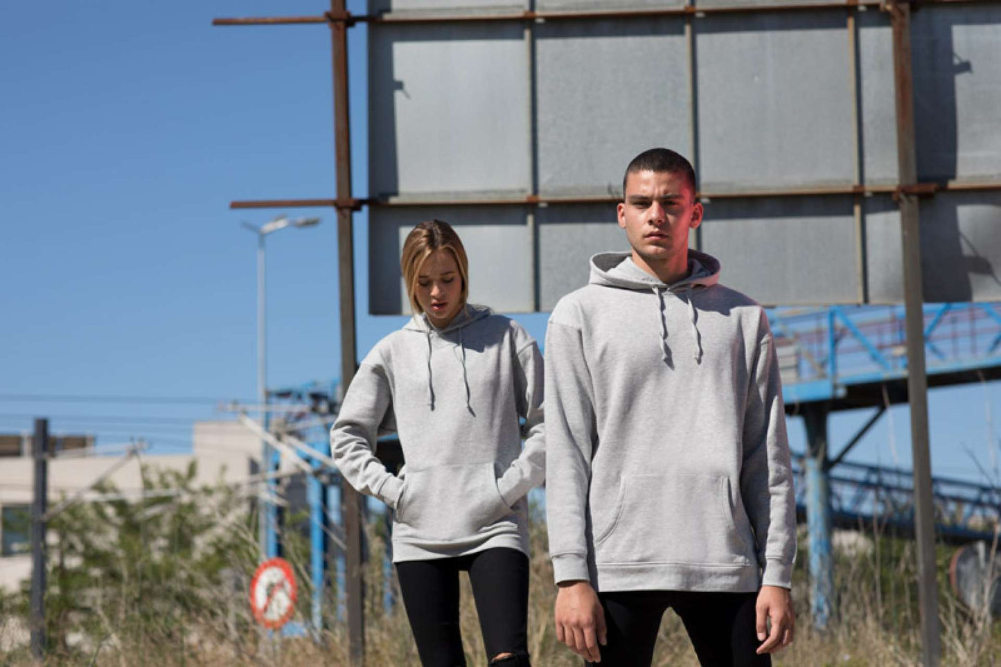 SWEAT À CAPUCHE UNISEXE SURDIMENSIONNÉ
