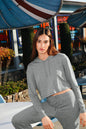 SWEAT À CAPUCHE COURT TRI-BLEND POUR FEMME