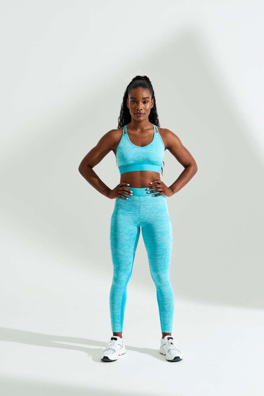 GIRLIE CROP TOP MIT ÜBERKREUZTEM RÜCKEN