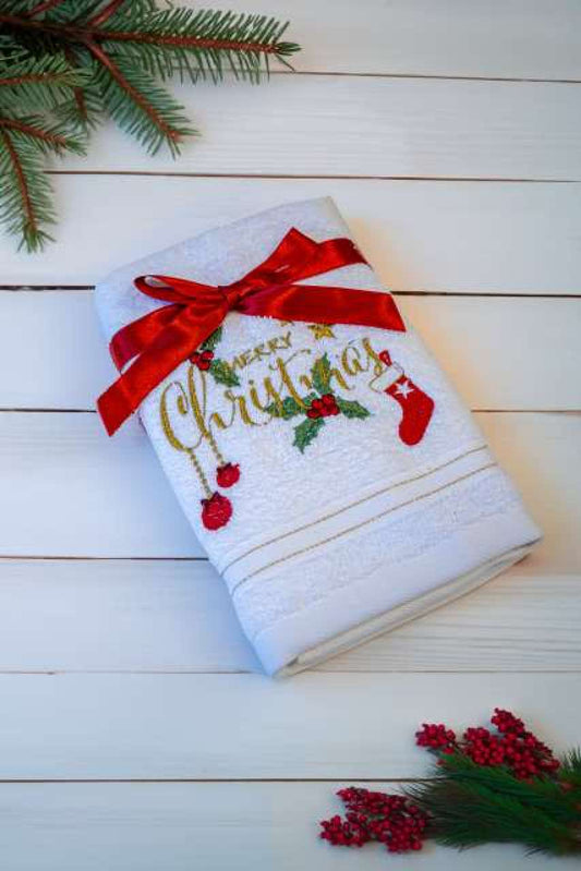 OLIMA CHRISTMAS TOWEL - MERRY CHRISTMAS ORNAMENTS in White | utt:9864f44fddd5