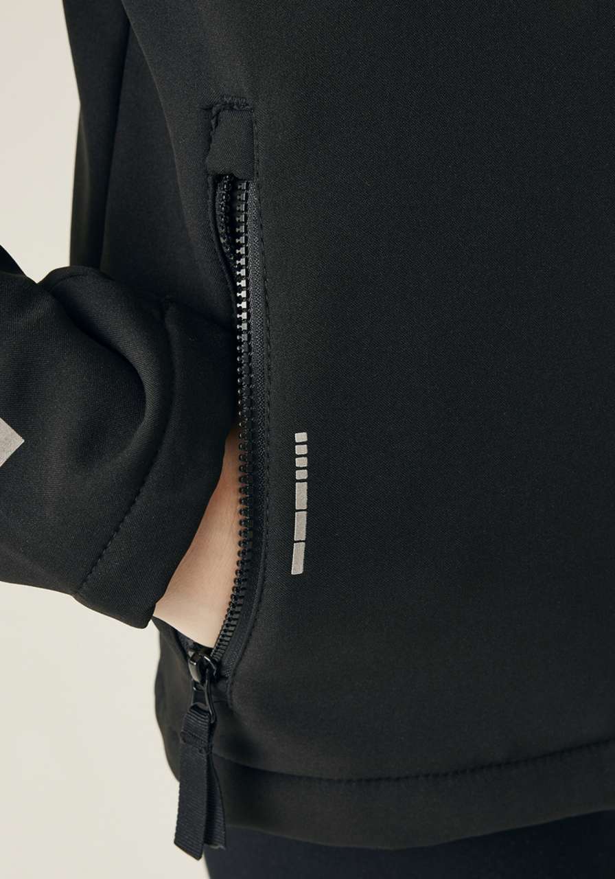 Junior Ablaze Softshell - Regatta (4 of 4)